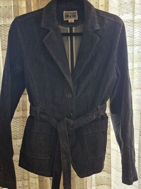 Converse One Star Denim Blazer featuring a tie-waist sash and a tailored fit.